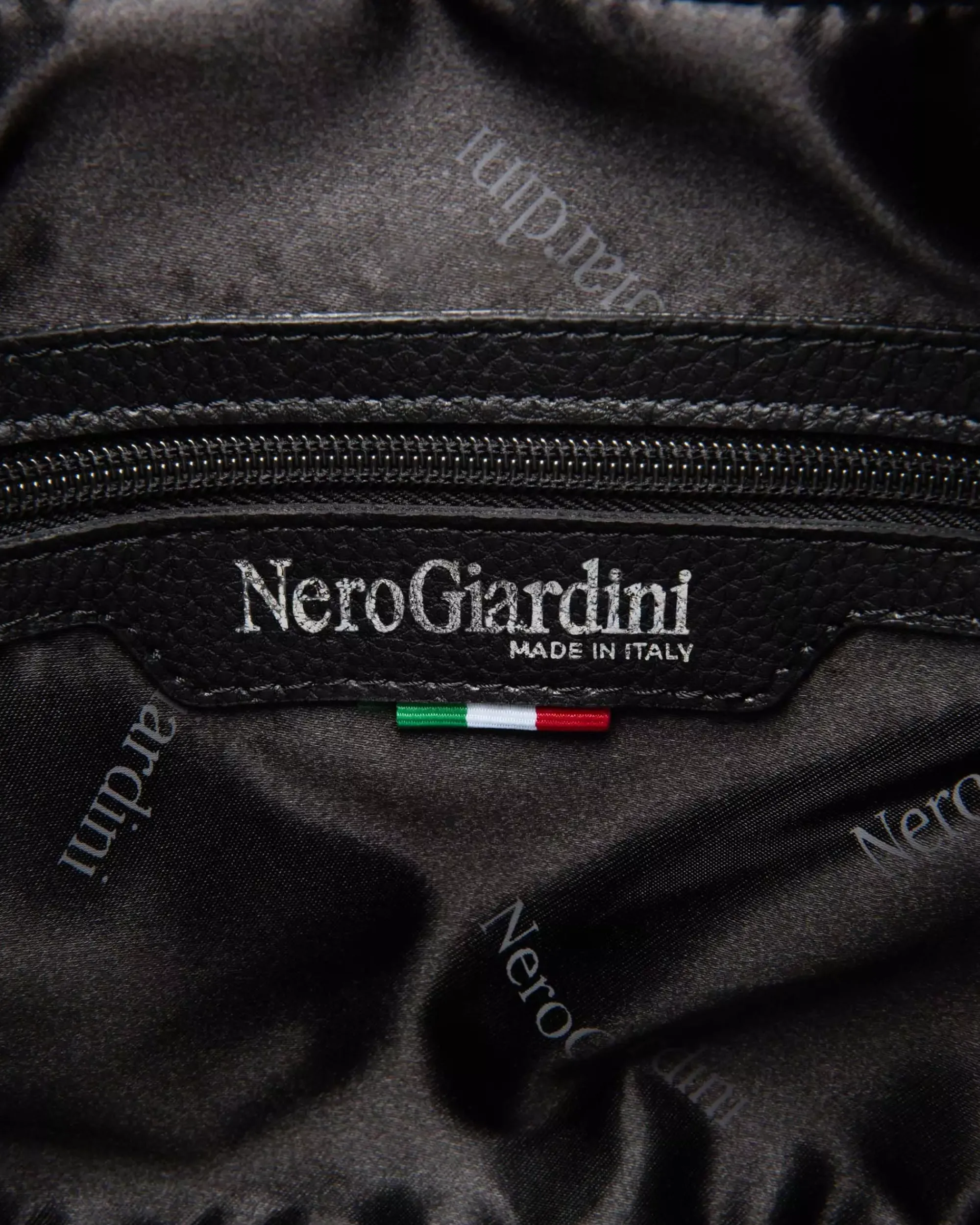 Nero Giardini Borsa a Secchiello da Donna in Materiale Tecnico