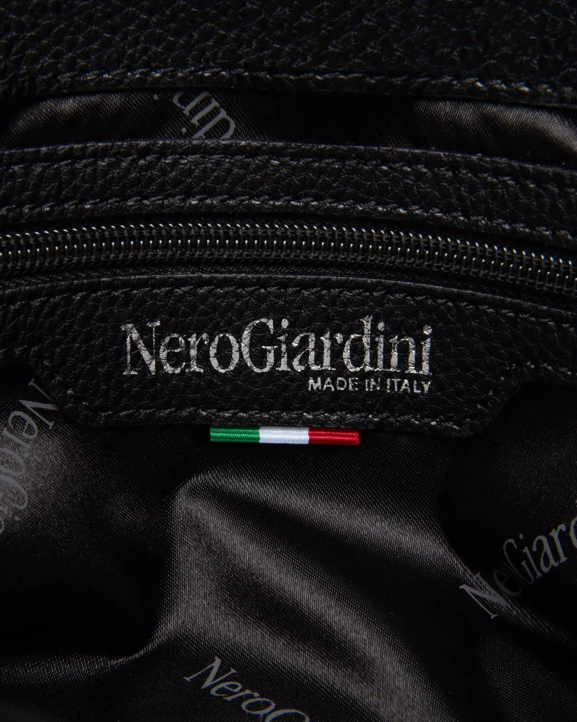 Nero Giardini Borsa a Spalla da Donna in Materiale Tecnico Online