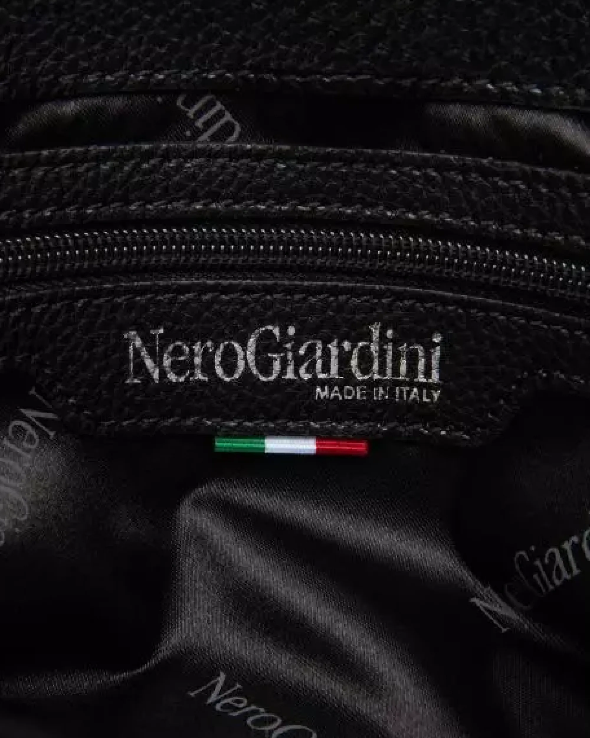 Nero Giardini Borsa a Spalla da Donna in Materiale Tecnico Online