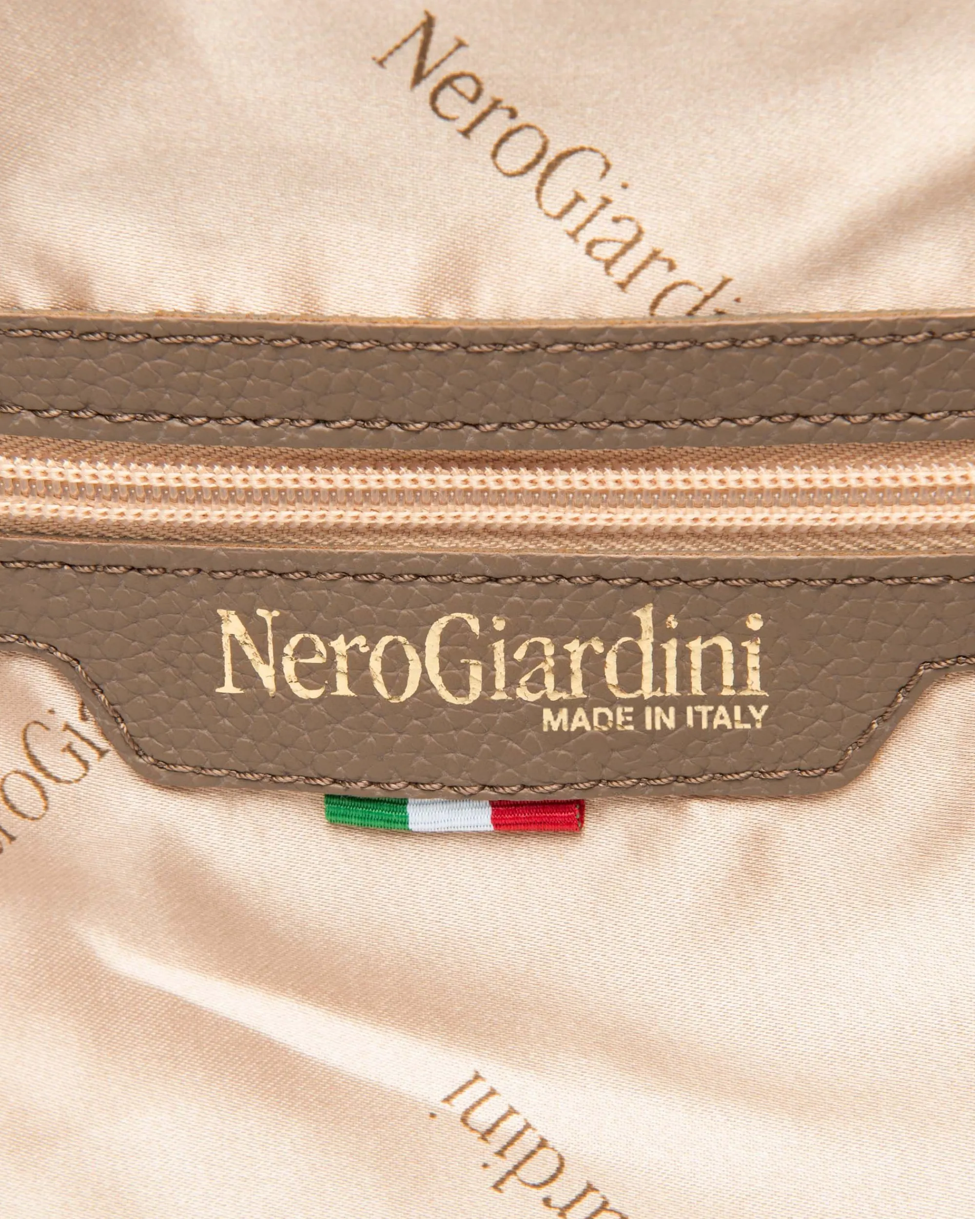 Nero Giardini Borsa a Tracolla da Donna in Materiale Tecnico