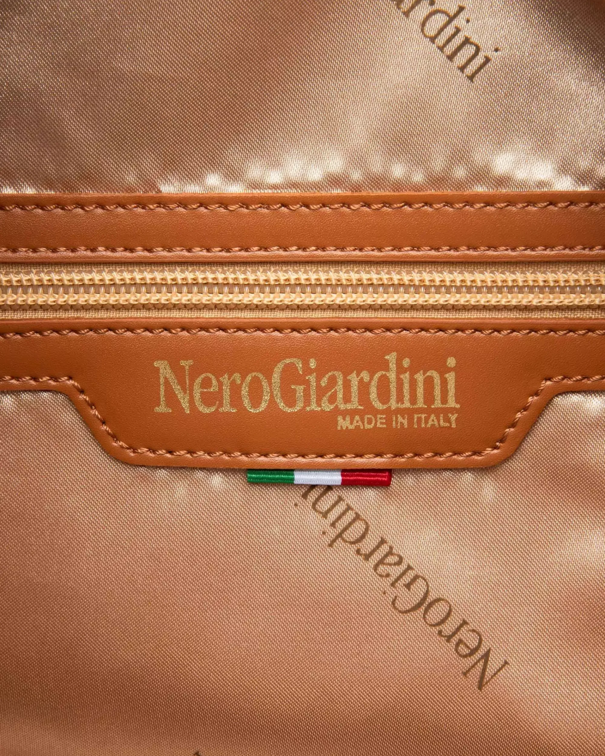 Nero Giardini Borsa Hobo da Donna in Tessuto e Materiale Tecnico Blu Hot