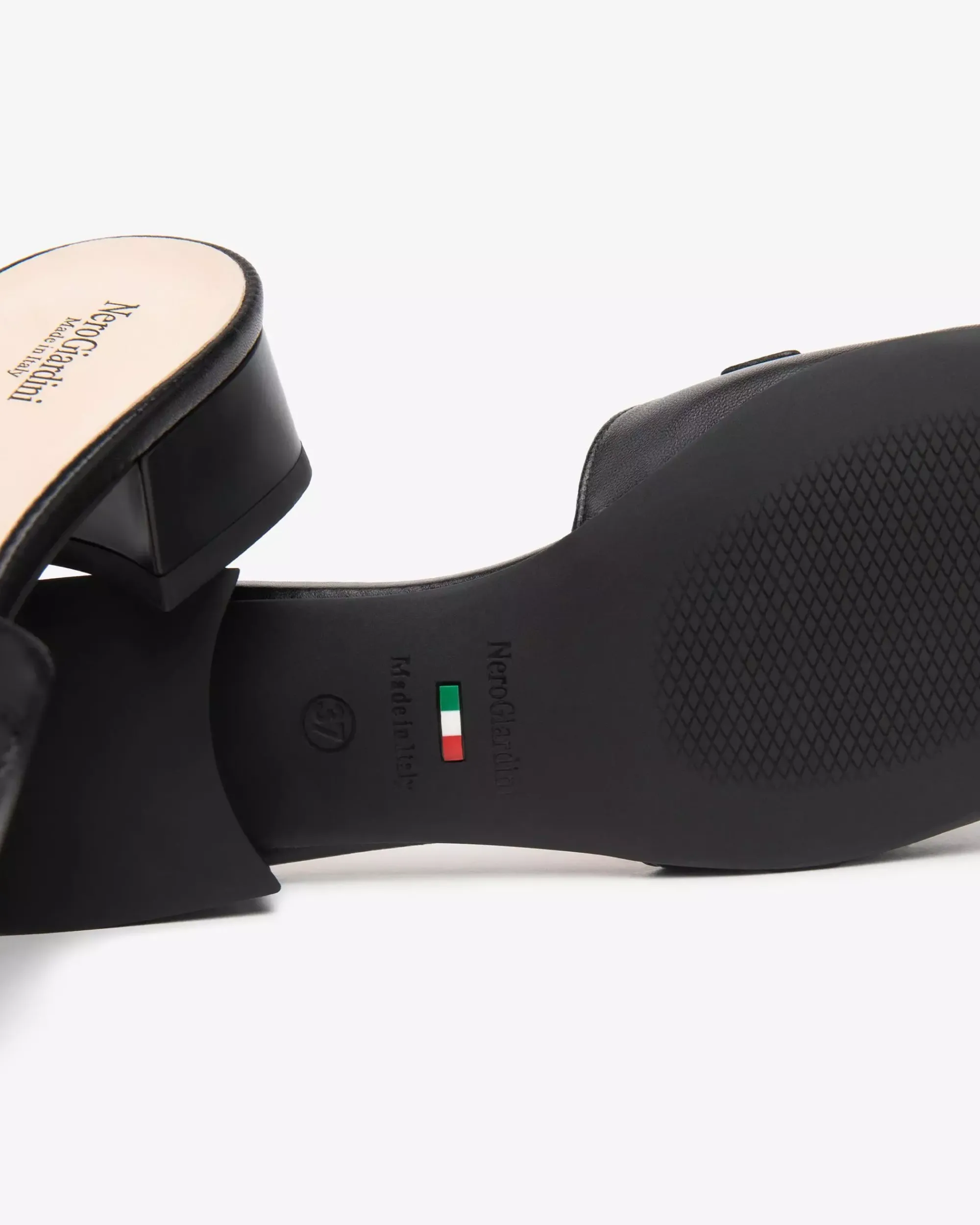 Nero Giardini Ciabatte Donna in Pelle Nero Discount