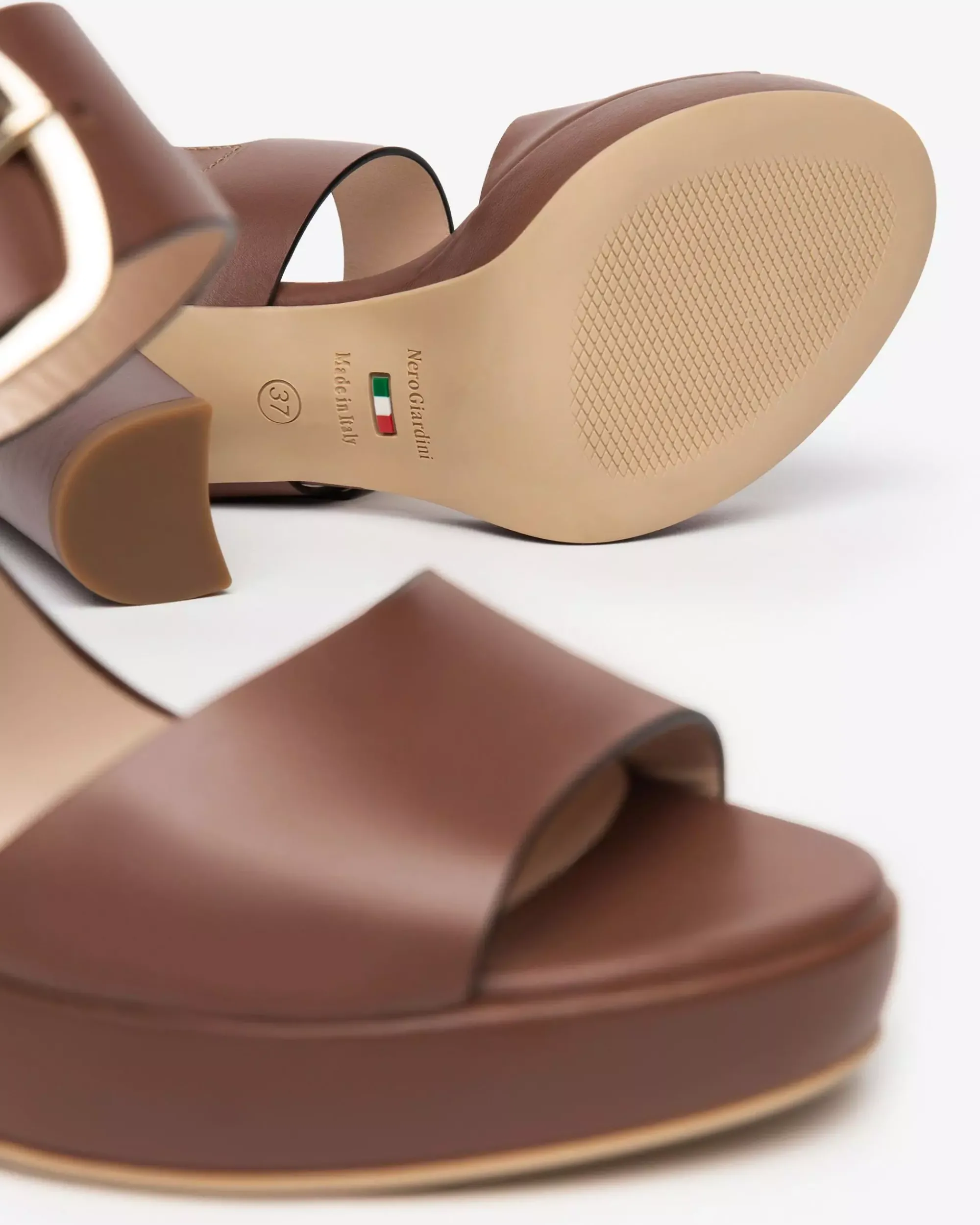 Nero Giardini Sandali Donna in Pelle Online
