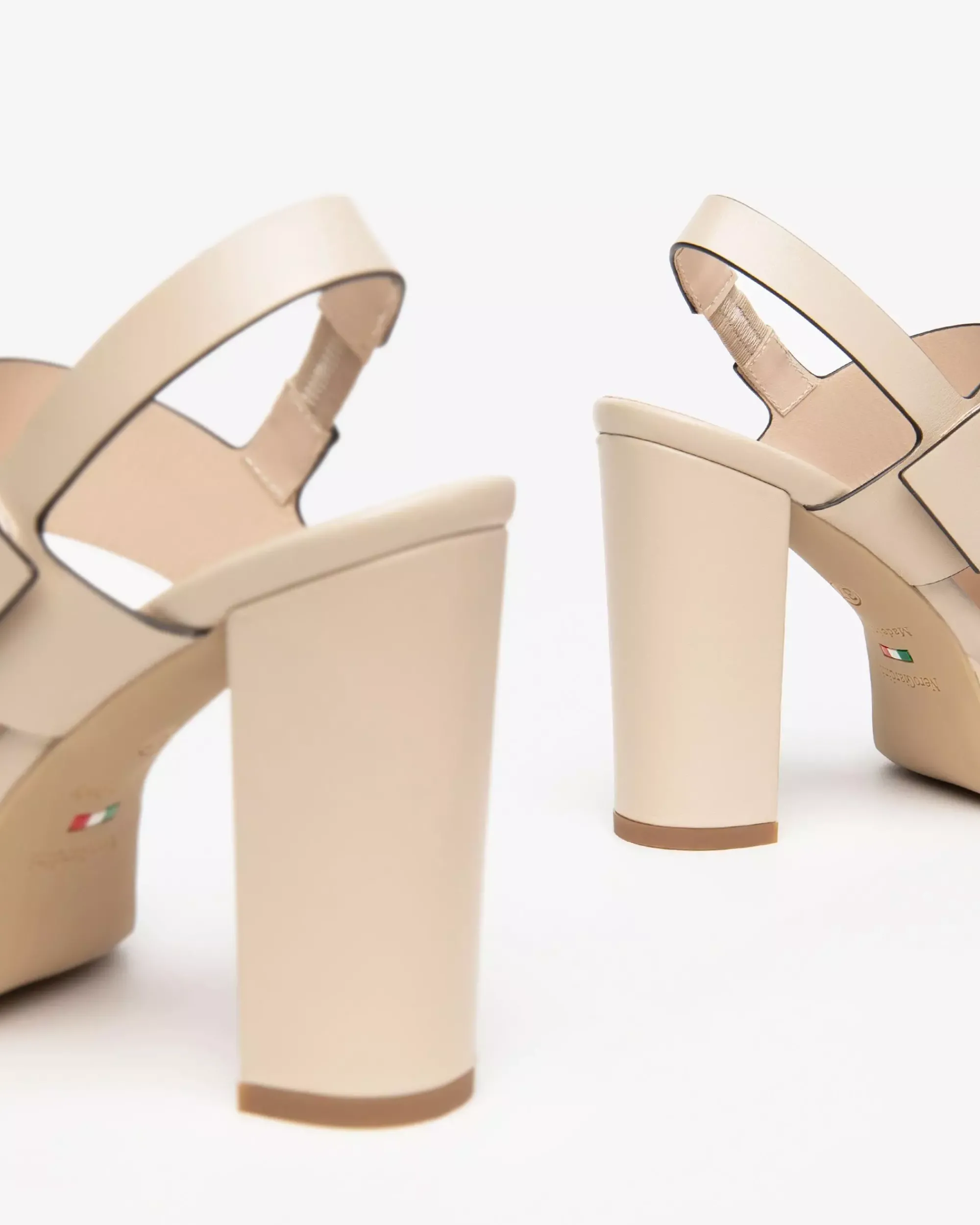 Nero Giardini Sandali Donna in Pelle Online
