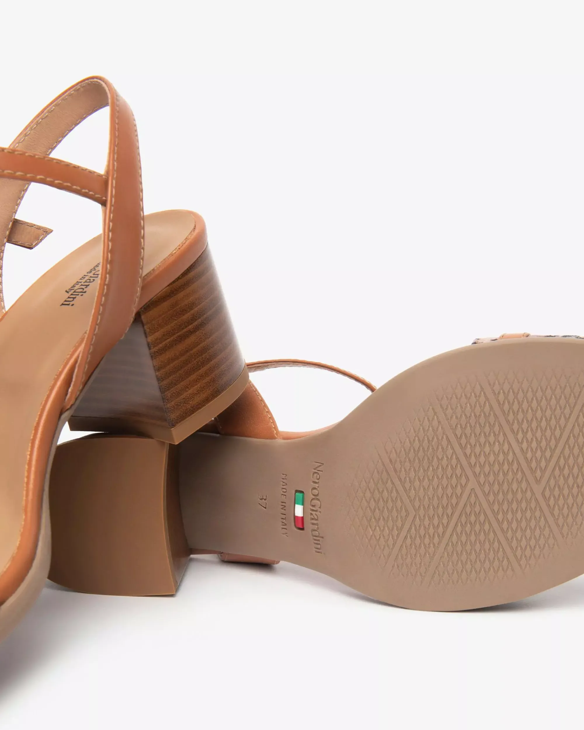 Nero Giardini Sandali Donna in Pelle e Materiale Tecnico Sale