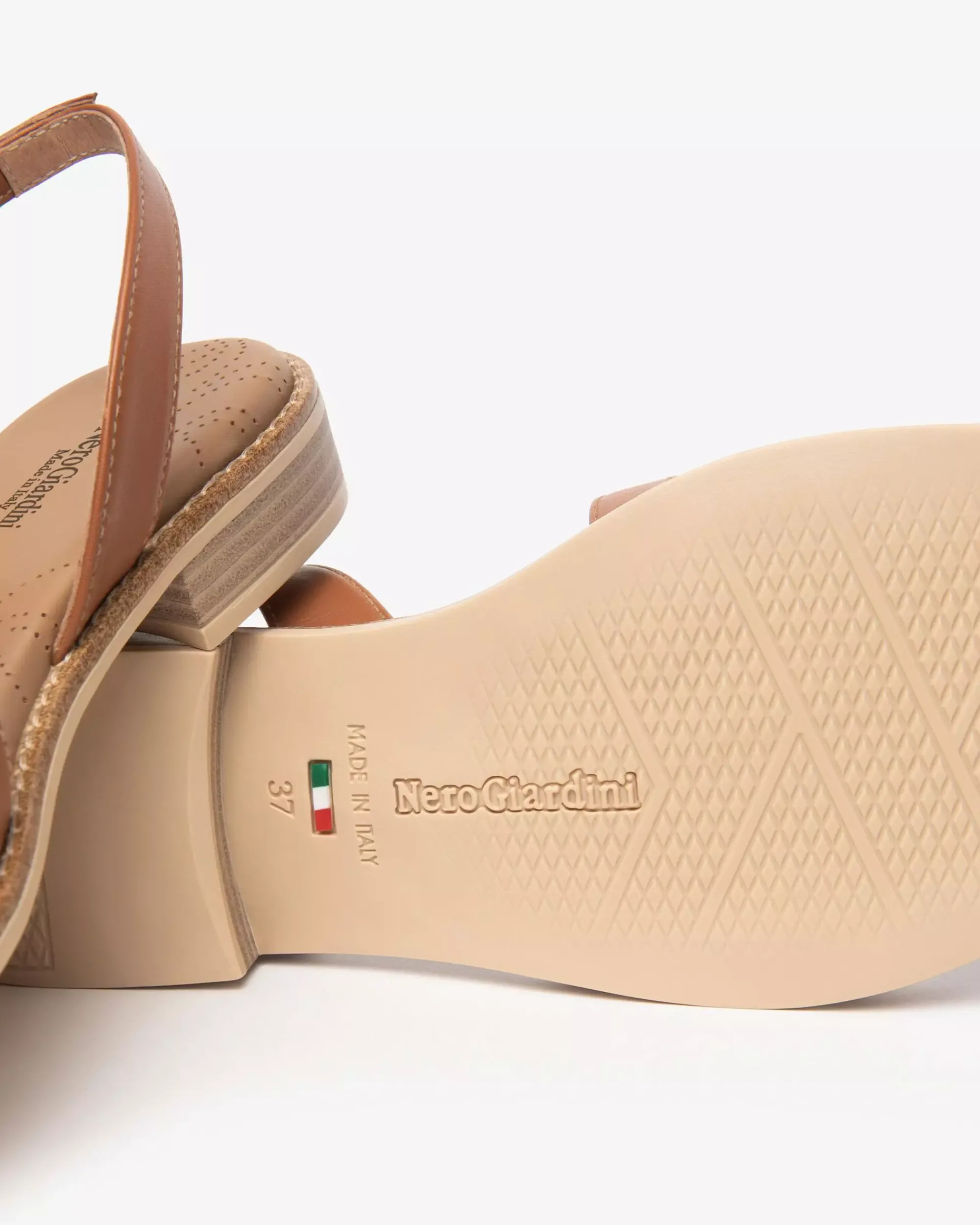 Nero Giardini Sandali Donna in Pelle e Materiale Tecnico Discount