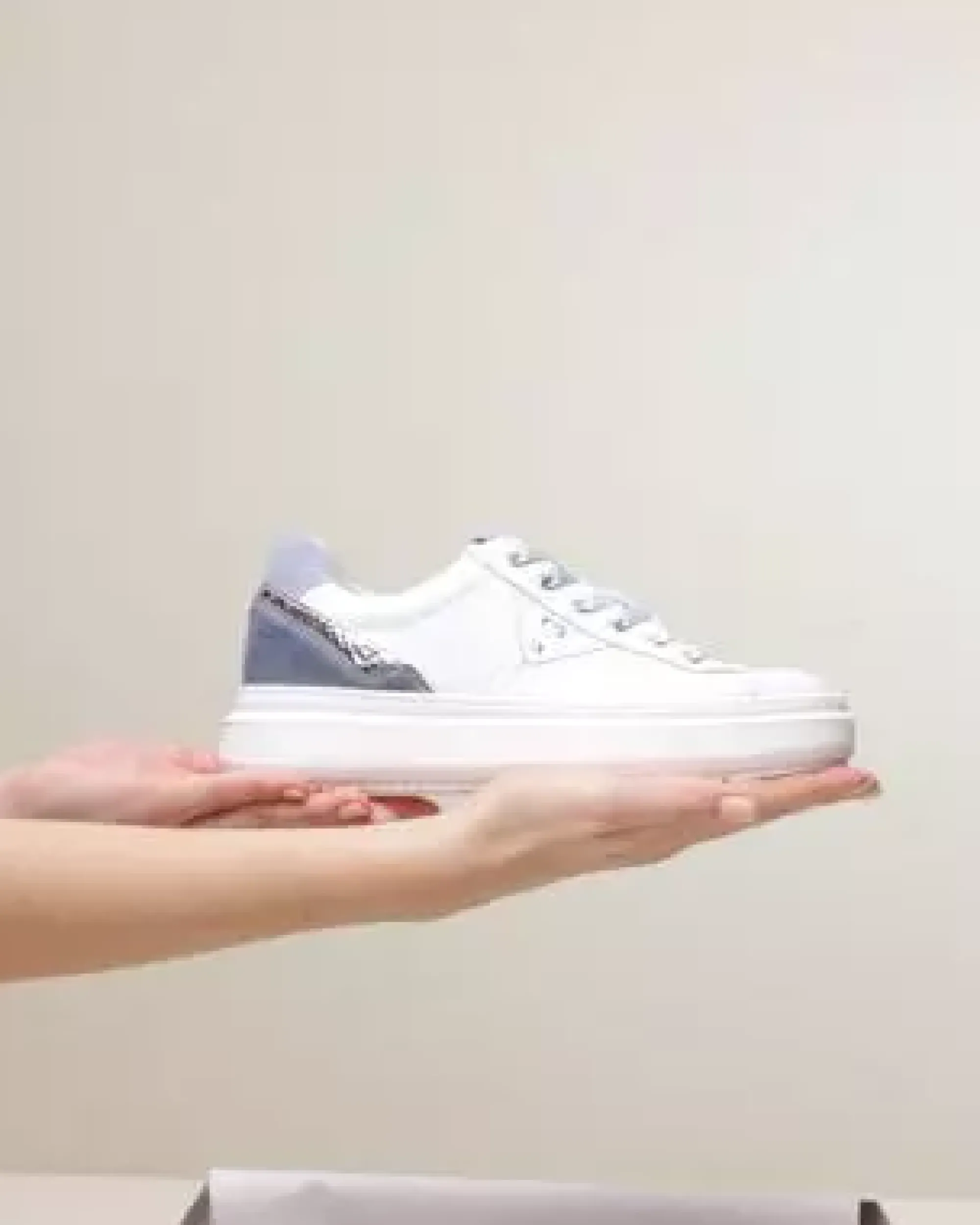 Nero Giardini Sneakers Donna in Pelle e Suede Celeste Hot