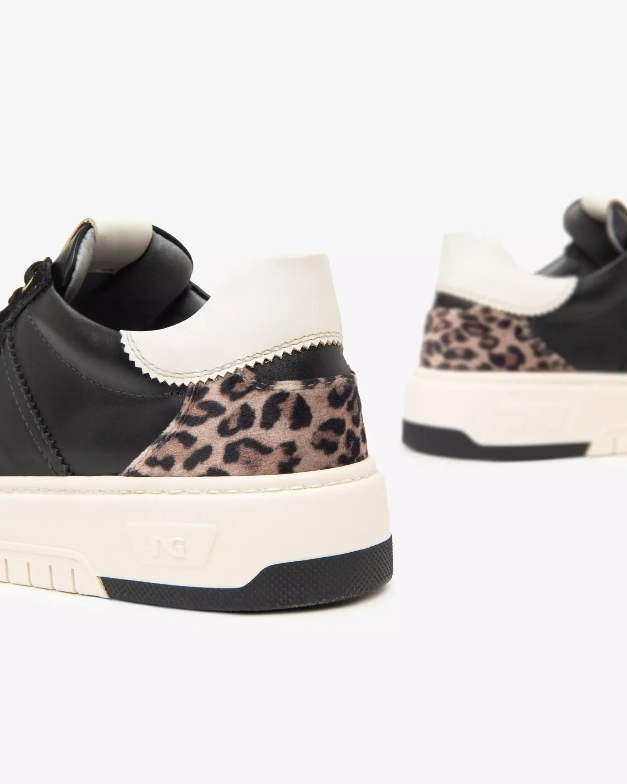 Nero Giardini Sneakers Donna in Pelle, Suede e Materiale Tecnico Nero New