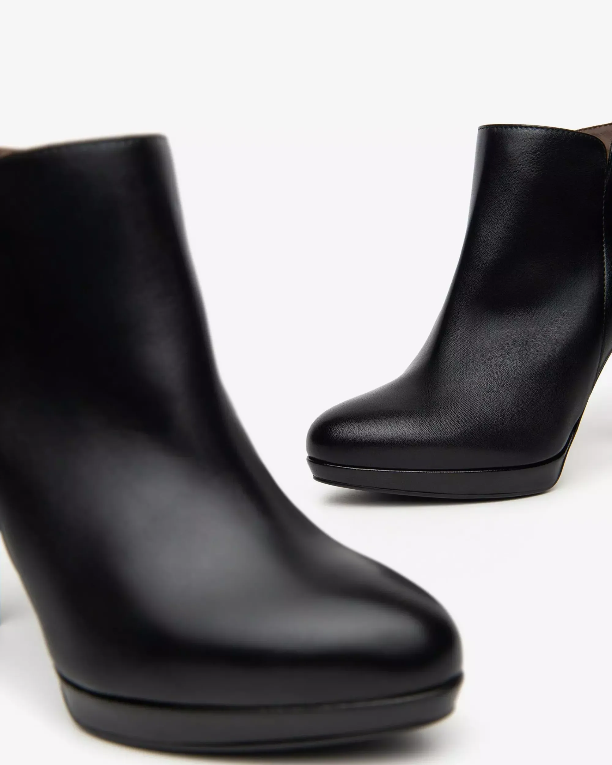 Nero Giardini Tronchetti Donna in Pelle Nero Sale