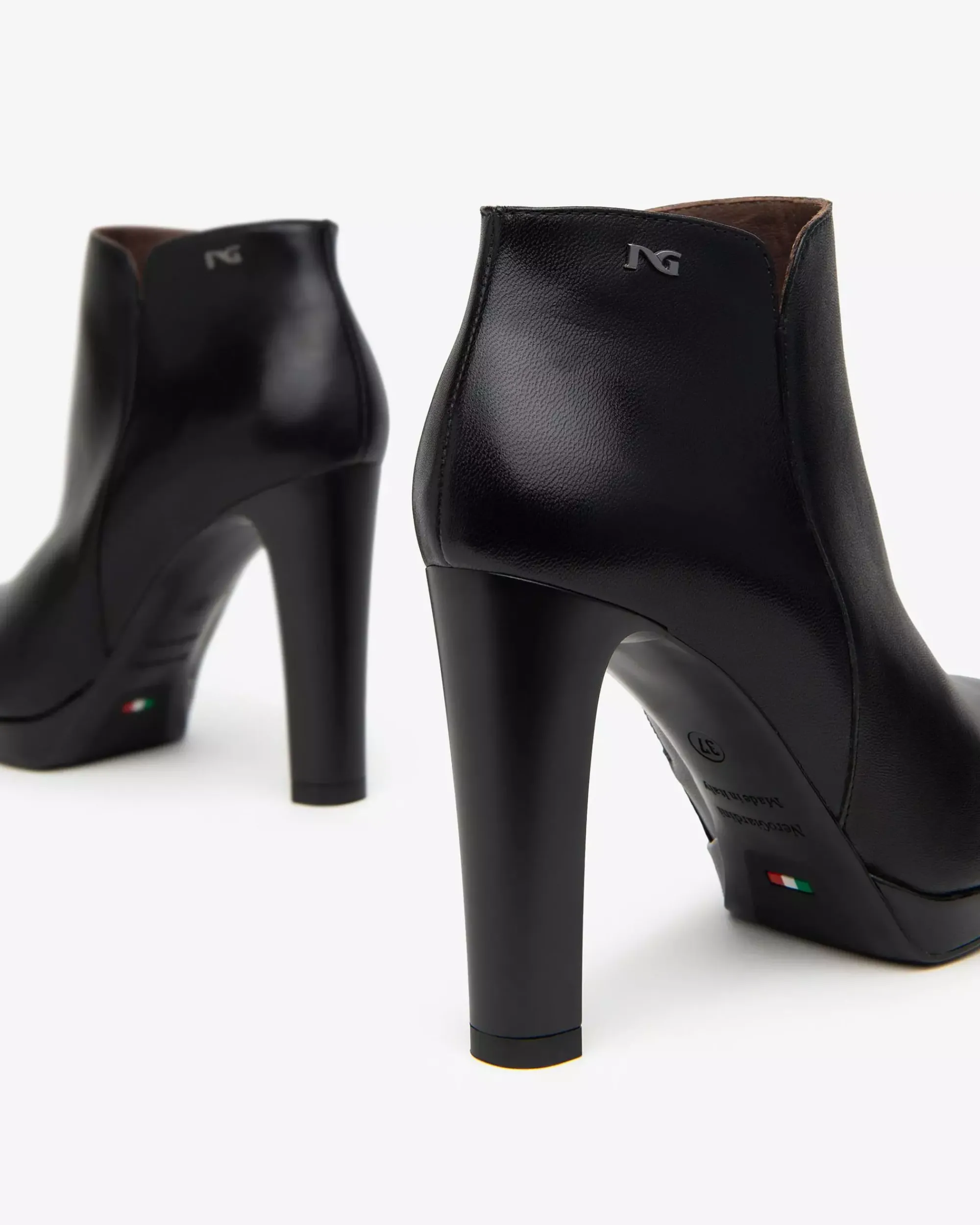 Nero Giardini Tronchetti Donna in Pelle Nero Sale