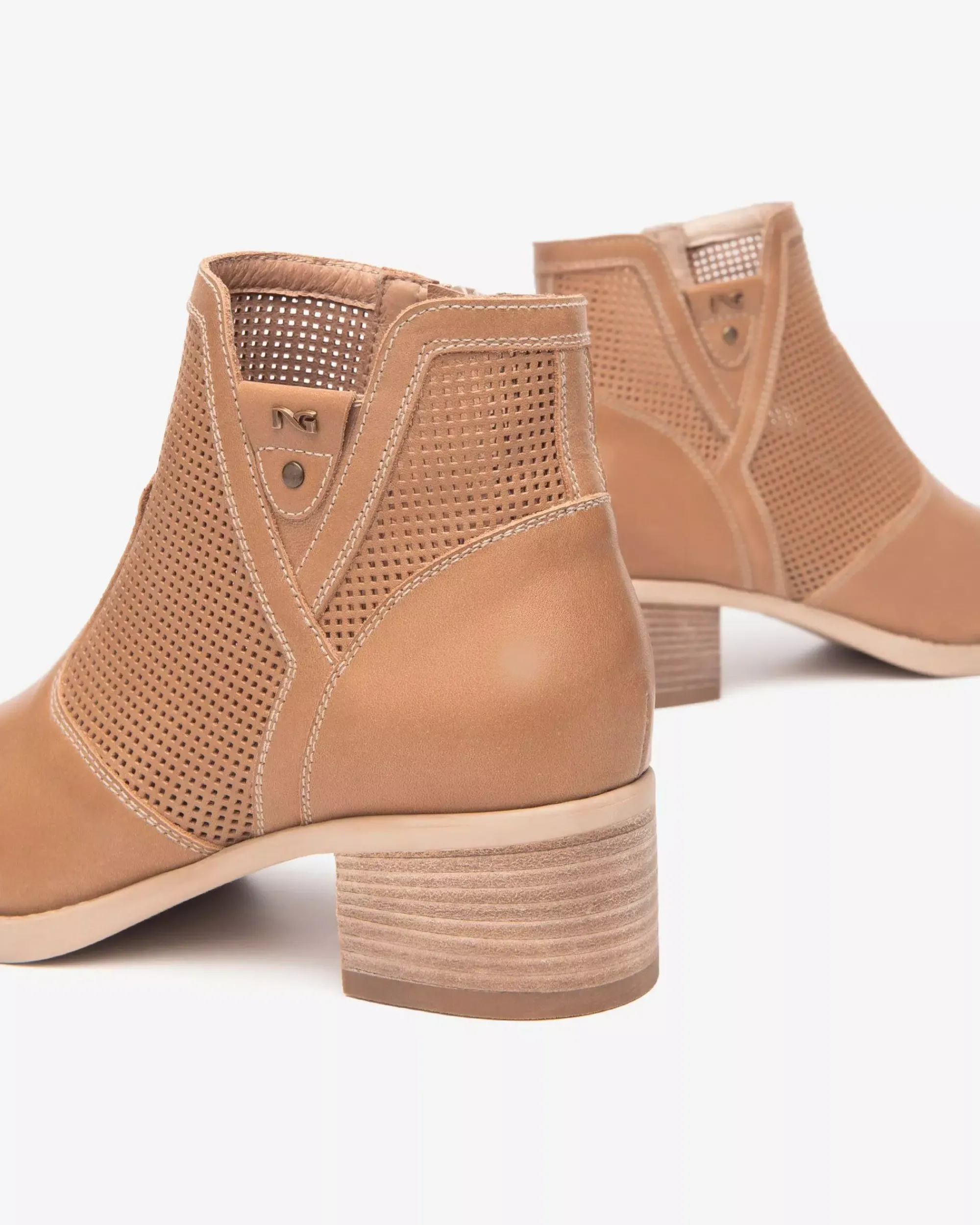 Nero Giardini Tronchetti Donna in Pelle Sale