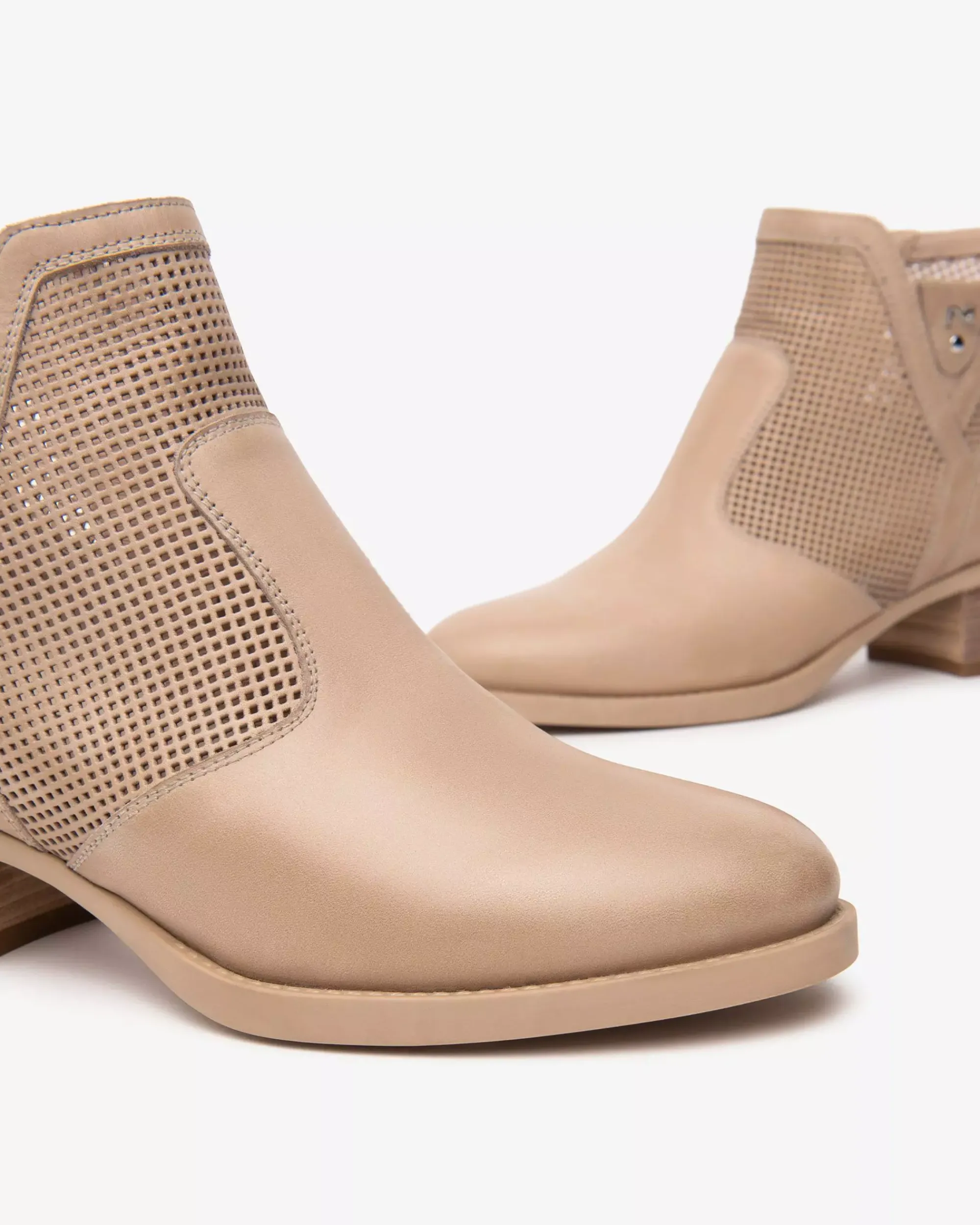 Nero Giardini Tronchetti Donna in Pelle Sale