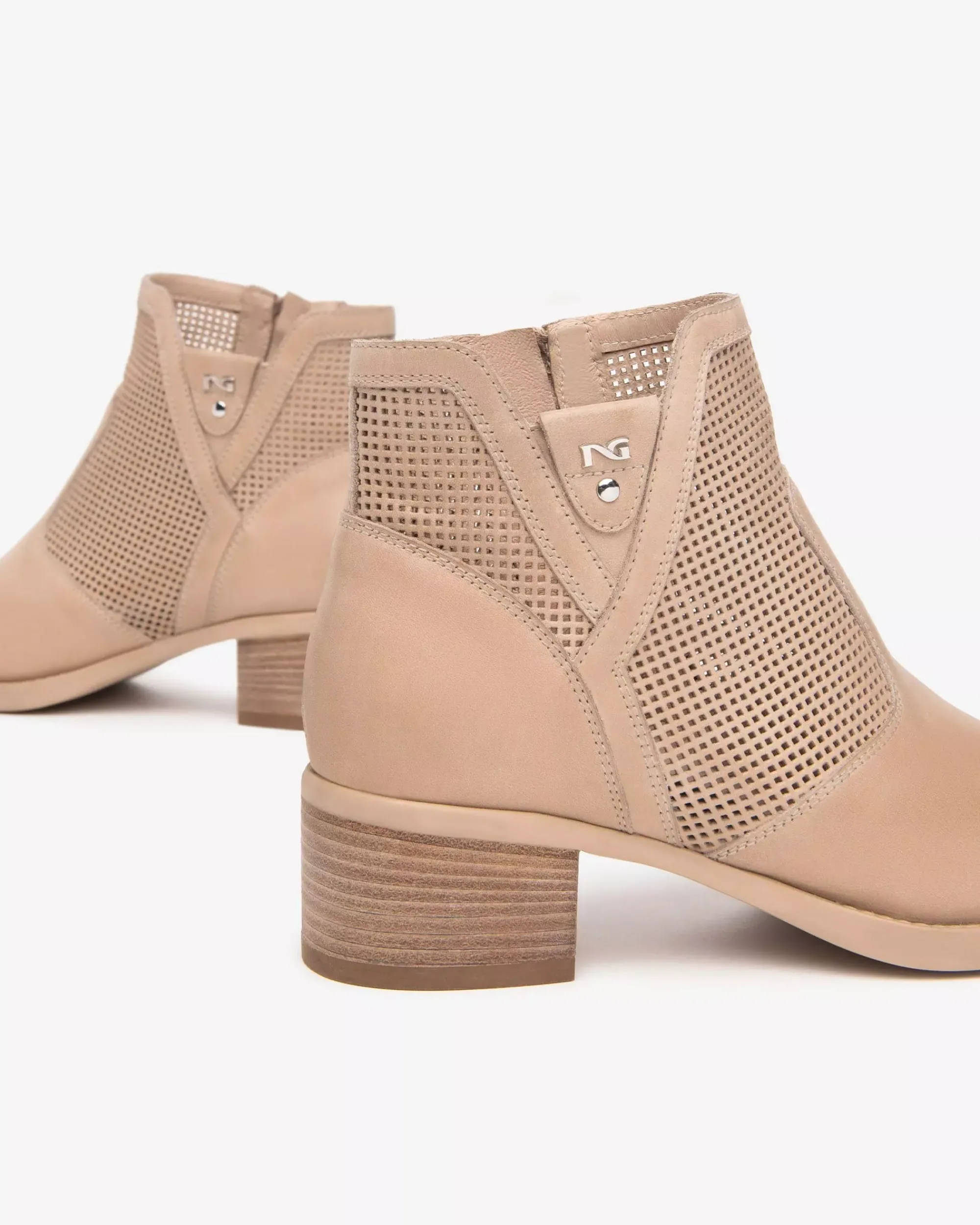 Nero Giardini Tronchetti Donna in Pelle Sale