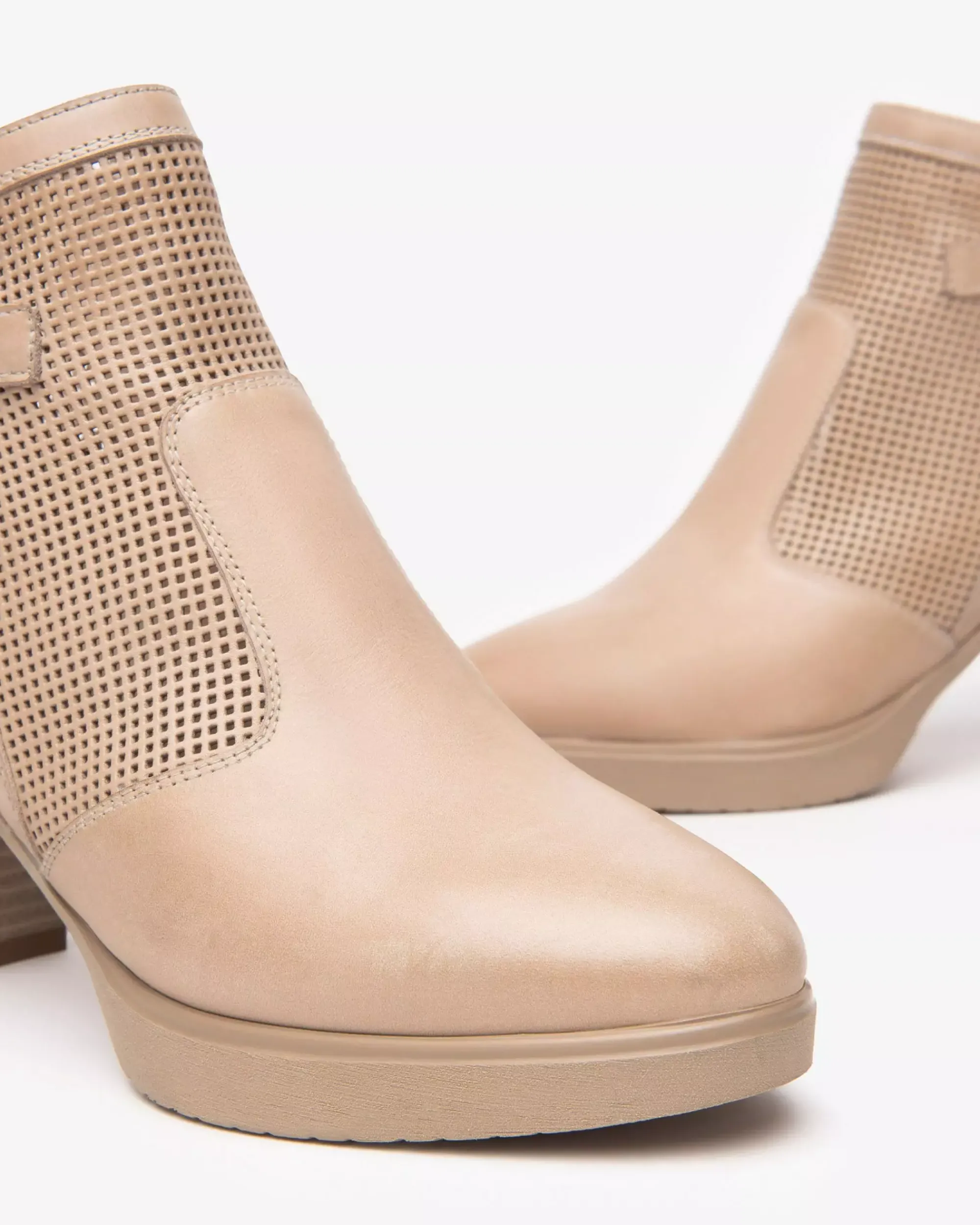 Nero Giardini Tronchetti Donna in Pelle Sale