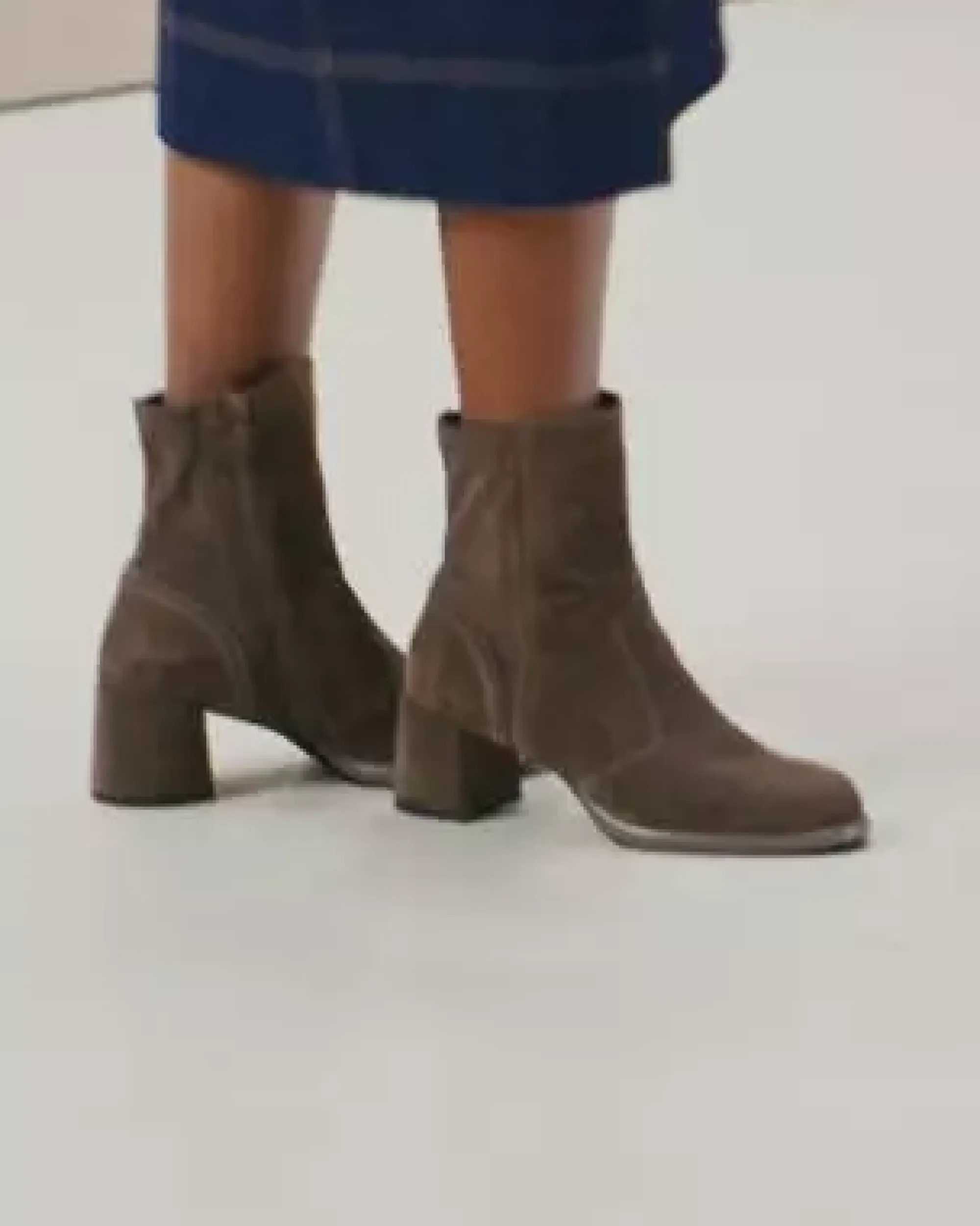 Nero Giardini Tronchetti Donna in Suede e Materiale Tecnico Outlet
